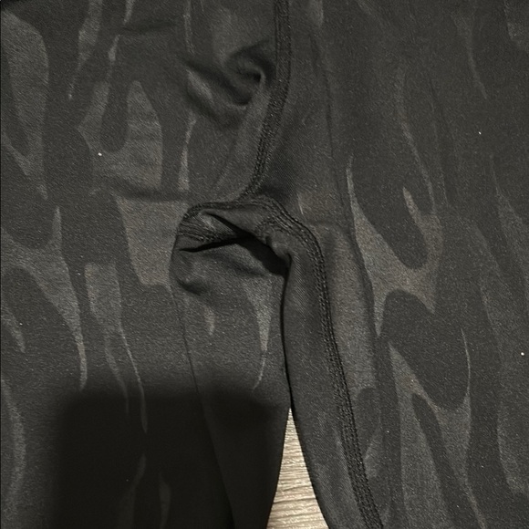 GRRRL Leggings Black Shiny Flames - Picture 2 of 6